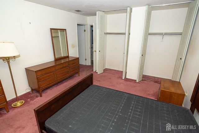 15 Hearthstone Drive, Edison, NJ 08820