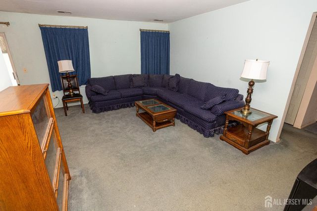 15 Hearthstone Drive, Edison, NJ 08820