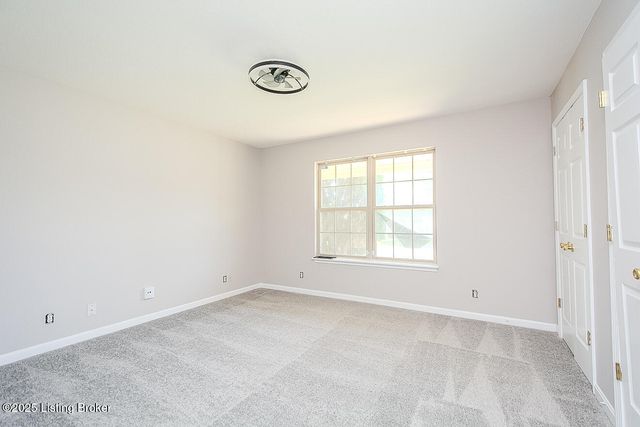 6305 Leisure Ln, Louisville, KY 40229