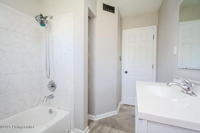 6305 Leisure Ln, Louisville, KY 40229