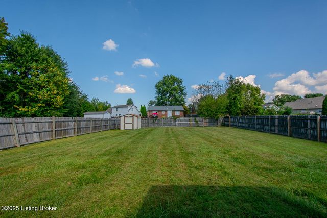 6305 Leisure Ln, Louisville, KY 40229