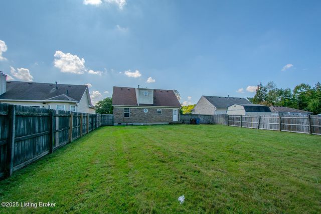 6305 Leisure Ln, Louisville, KY 40229