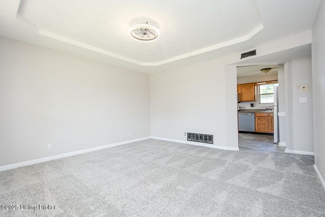 6305 Leisure Ln, Louisville, KY 40229