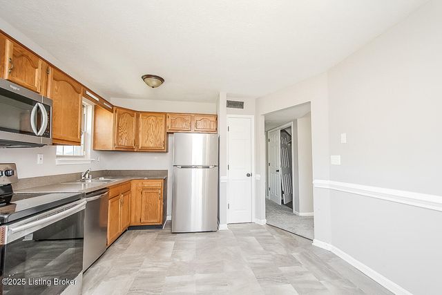 6305 Leisure Ln, Louisville, KY 40229