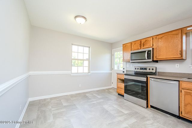 6305 Leisure Ln, Louisville, KY 40229