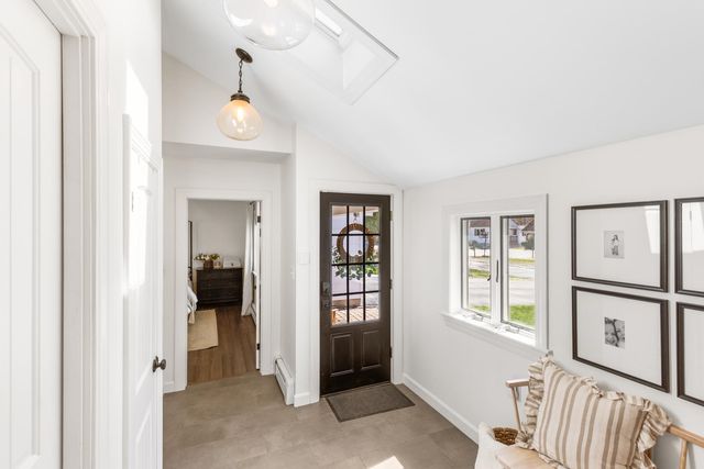 8 Warner Lane, Hampton, NH 03842