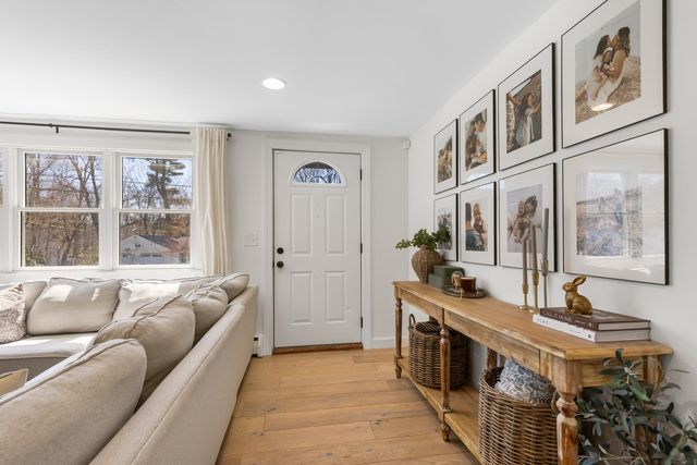 8 Warner Lane, Hampton, NH 03842