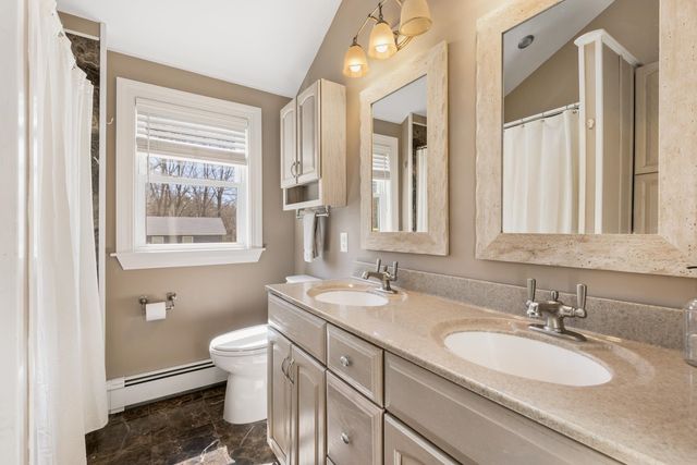 8 Warner Lane, Hampton, NH 03842