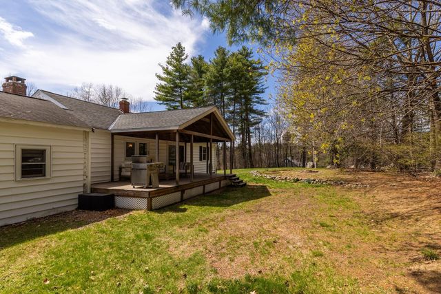 8 Warner Lane, Hampton, NH 03842