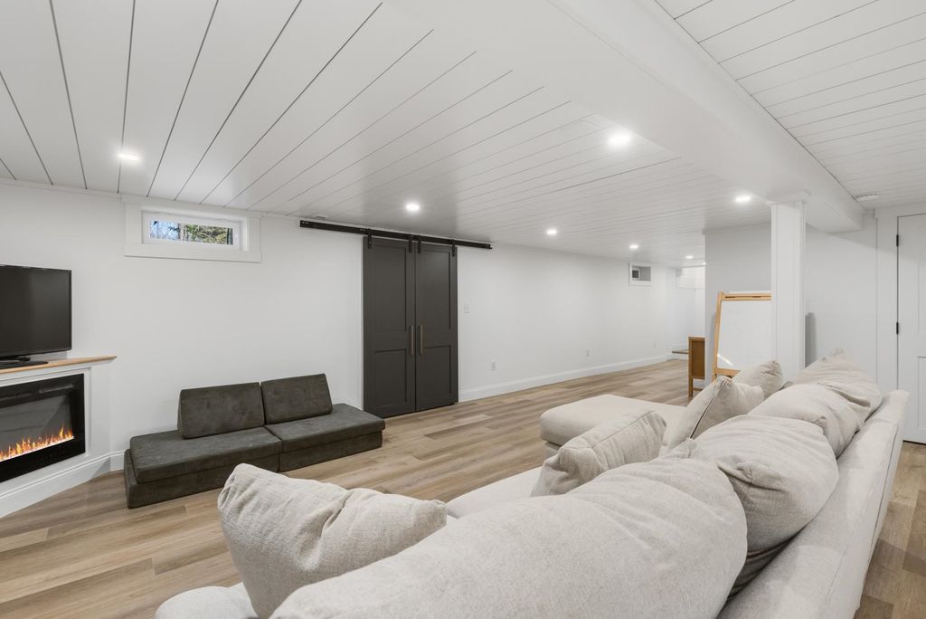 Image 27 of property listing at 8 Warner Lane, Hampton, NH 03842
