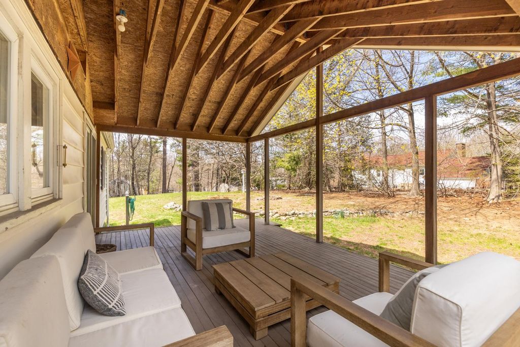 Image 29 of property listing at 8 Warner Lane, Hampton, NH 03842