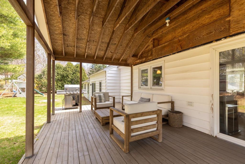 Image 31 of property listing at 8 Warner Lane, Hampton, NH 03842
