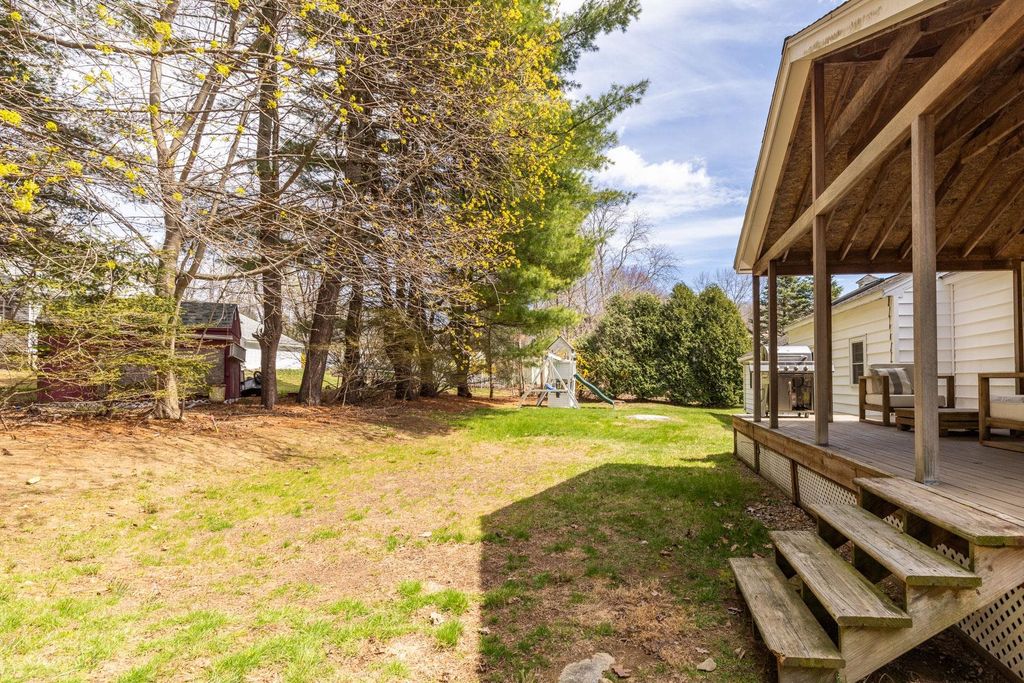 Image 32 of property listing at 8 Warner Lane, Hampton, NH 03842