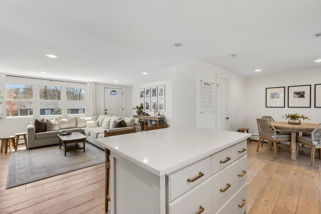 Image 8 of property listing at 8 Warner Lane, Hampton, NH 03842