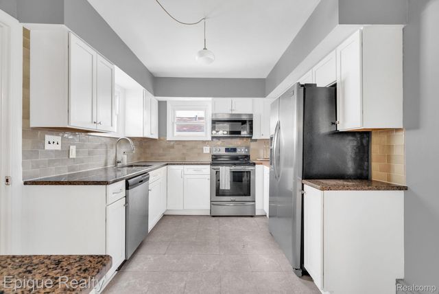 3363 Meinrad Drive, Waterford Charter Township, MI 48329