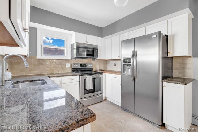 3363 Meinrad Drive, Waterford Charter Township, MI 48329
