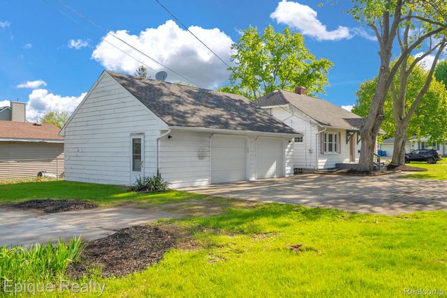 3363 Meinrad Drive, Waterford Charter Township, MI 48329