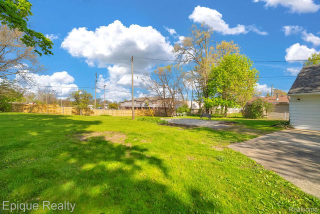 3363 Meinrad Drive, Waterford Charter Township, MI 48329