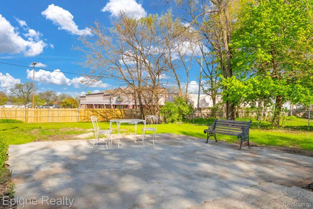 3363 Meinrad Drive, Waterford Charter Township, MI 48329
