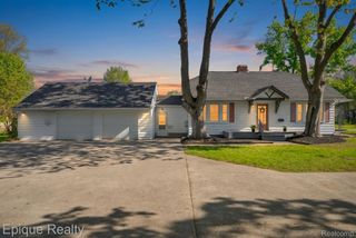 3363 Meinrad Drive, Waterford Charter Township, MI 48329