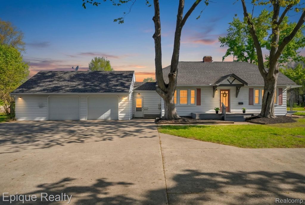 3363 Meinrad Drive, Waterford Charter Township, MI 48329