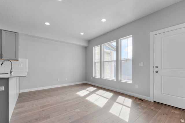 6566 W RAYNOLDS PEAK WAY, West Jordan, UT 84081