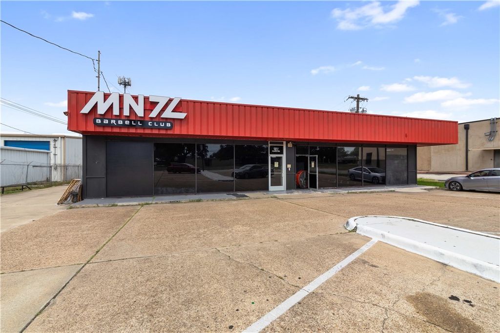 1700 East Villa Maria Road, Bryan, TX 77802 — exterior