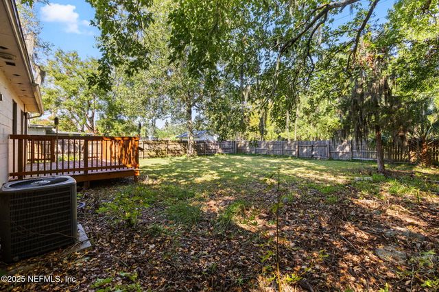 6903 SANS SOUCI Road, Jacksonville, FL 32216