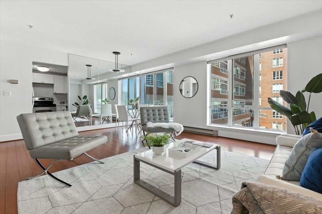 197 8th St 501, Boston, MA 02129