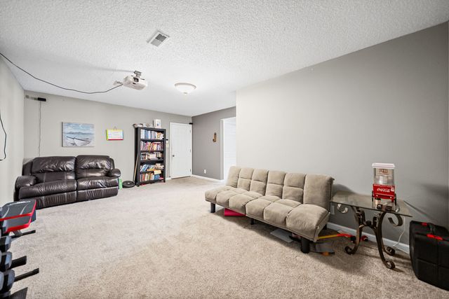 3443 Queensbury Rd, Clarksville, TN 37042