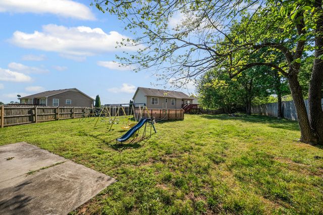 3443 Queensbury Rd, Clarksville, TN 37042