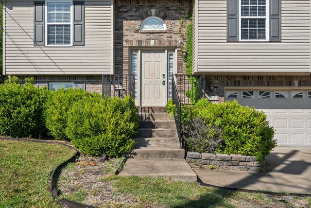 3443 Queensbury Rd, Clarksville, TN 37042