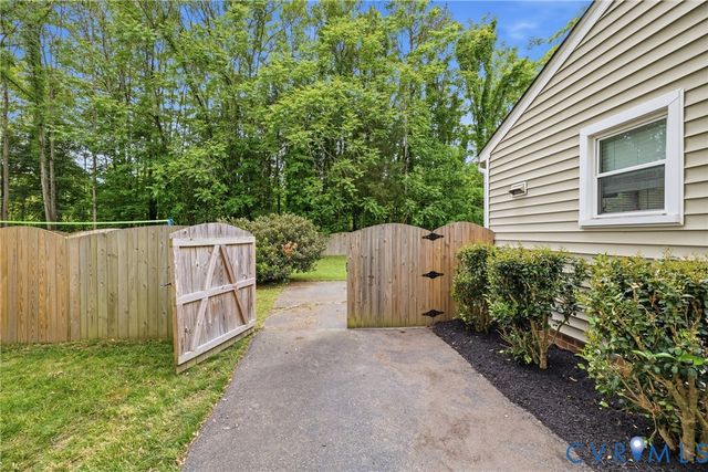7027 Poteet Ln, Mechanicsville, VA 23111