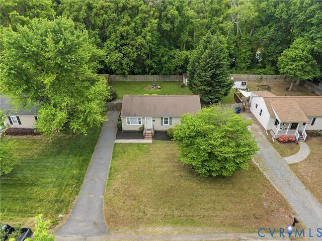 7027 Poteet Ln, Mechanicsville, VA 23111