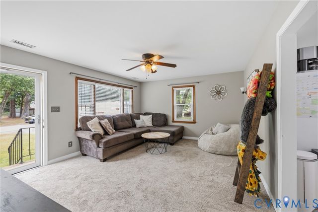 7027 Poteet Ln, Mechanicsville, VA 23111
