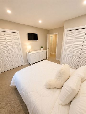 708 Windsor Dr 708, Framingham, MA 01701