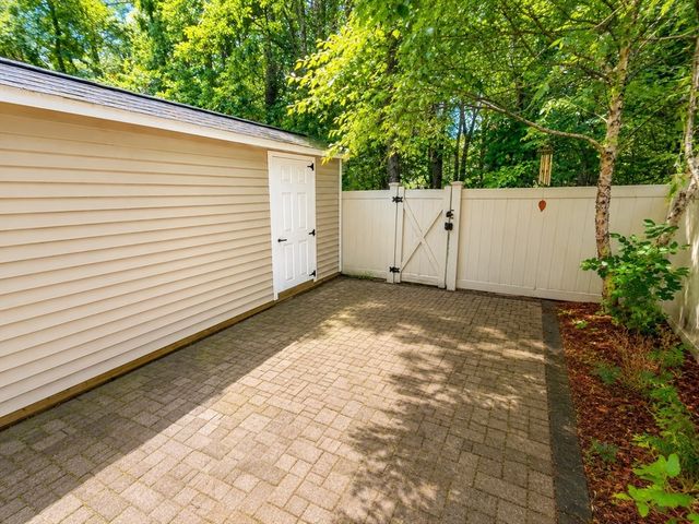708 Windsor Dr 708, Framingham, MA 01701