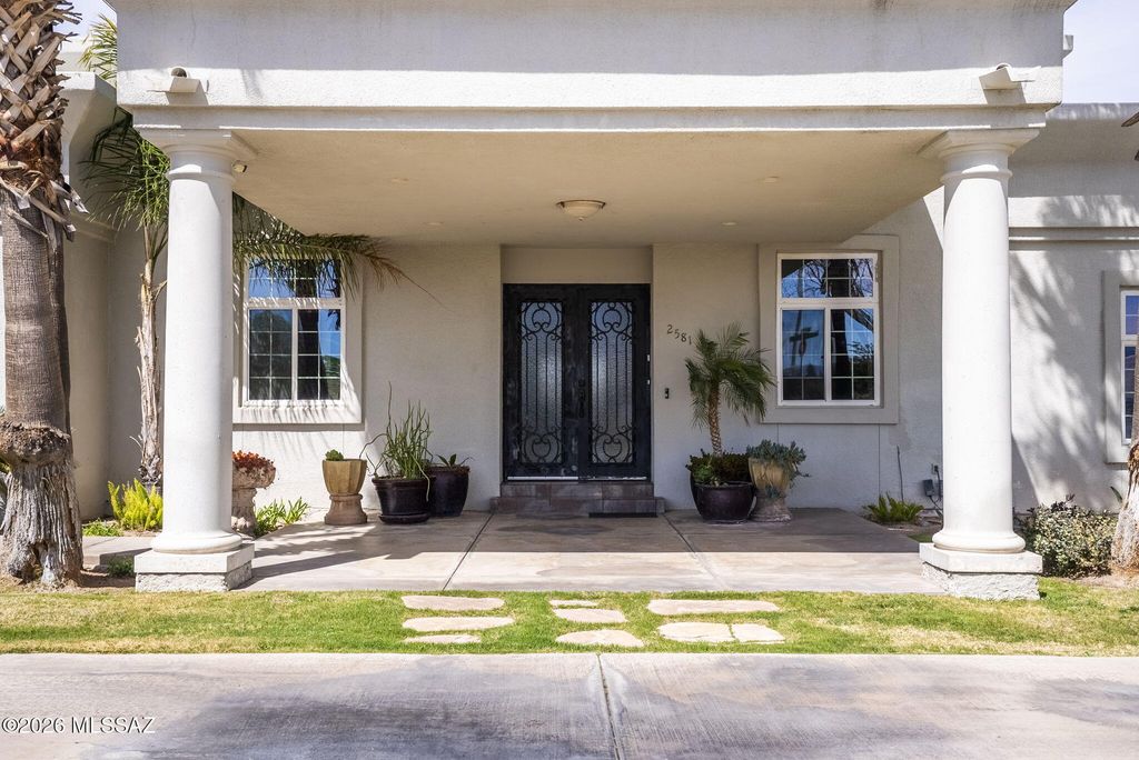 2581 N Alabang Hills Drive, Nogales, AZ 85621