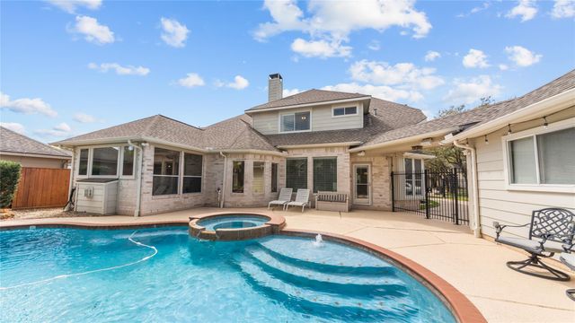 6006 E Brook Court, Sugar Land, TX 77479