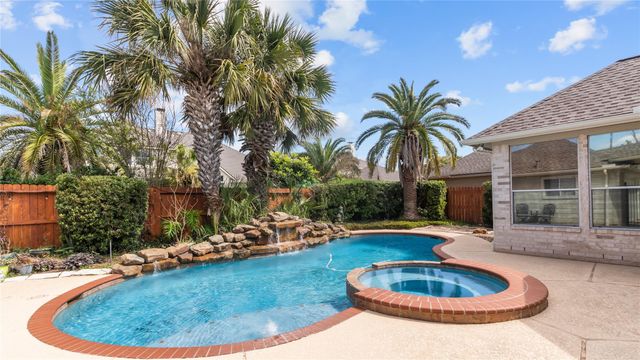 6006 E Brook Court, Sugar Land, TX 77479