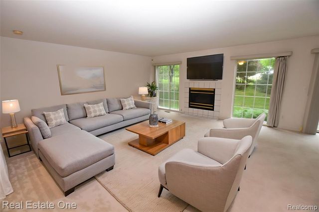 555 Winwood Court, Walled Lake, MI 48390