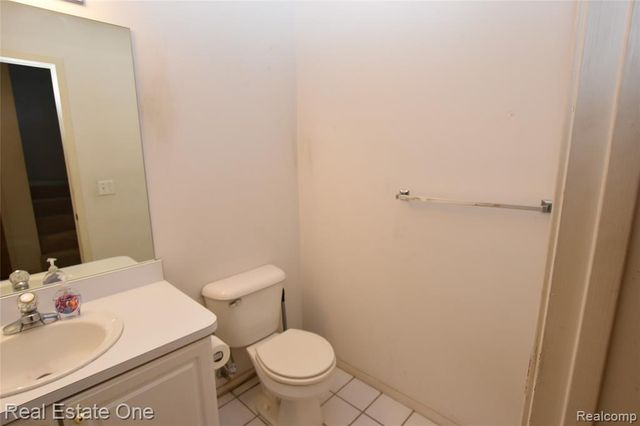 555 Winwood Court, Walled Lake, MI 48390