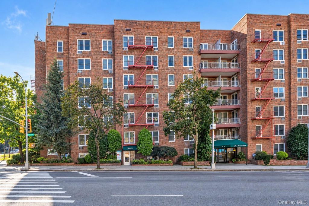 241-20 Northern Boulevard 4A, Douglaston, NY 11362 — exterior