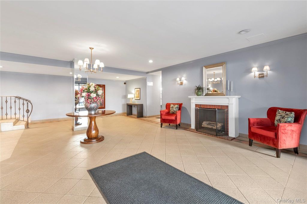 241-20 Northern Boulevard 4A, Douglaston, NY 11362 — photo 3