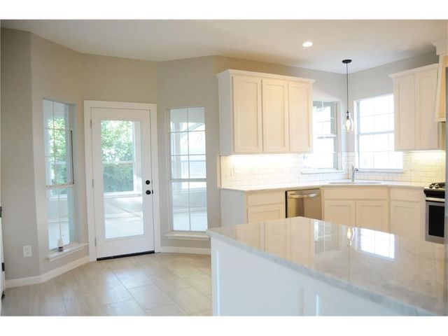 923 Felicia Lane, Arlington, TX 76017