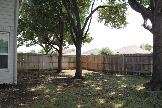 923 Felicia Lane, Arlington, TX 76017