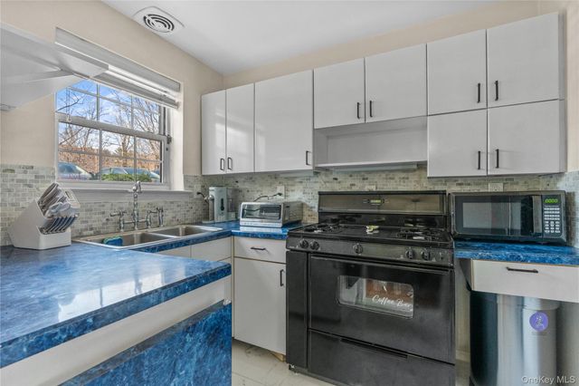 65 Rockledge Road TG, Bronxville, NY 10708