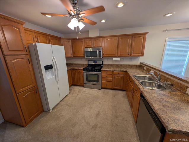 201 Brittany Terrace 201, Rock Tavern, NY 12575