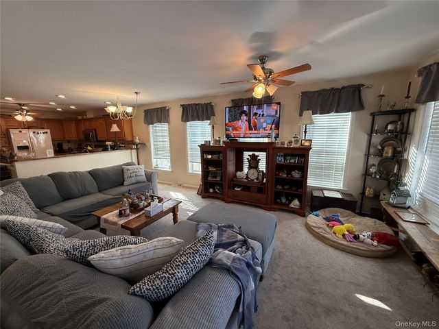 201 Brittany Terrace 201, Rock Tavern, NY 12575