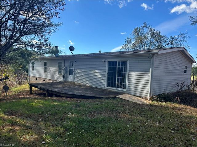 195 Old Barrett Road, Ennice, NC 28623